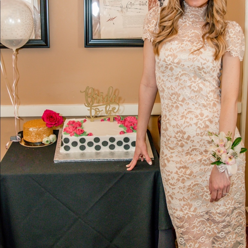 Gorgeous nude lace Ganni dress